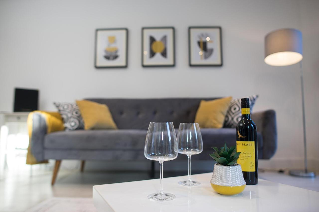 Luxury King Bed Apartment & Free Parking 캠브리지 외부 사진