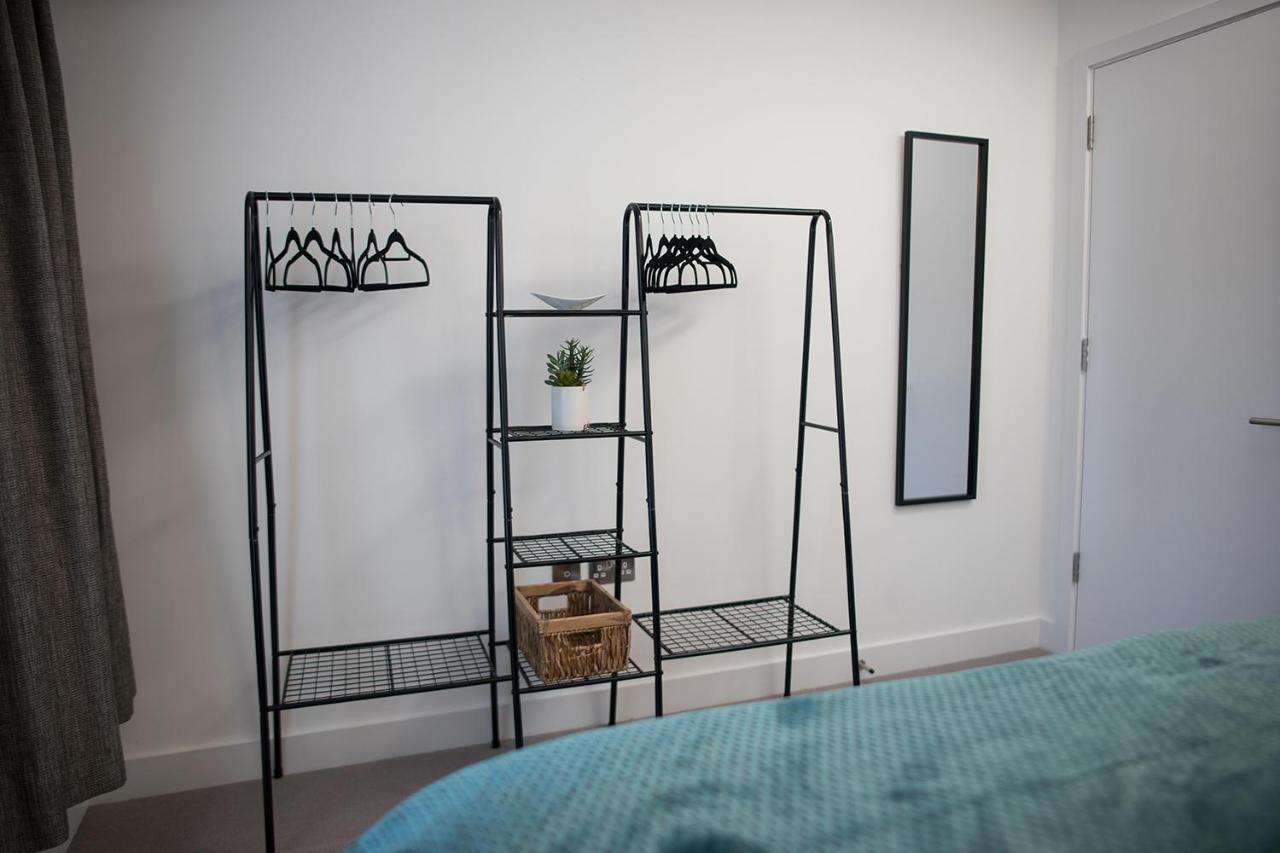 Luxury King Bed Apartment & Free Parking 캠브리지 외부 사진